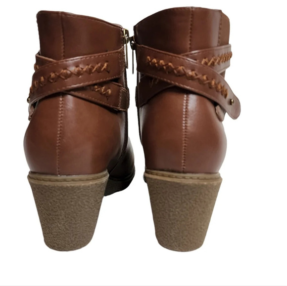 Cloudwalkers by Avenue brown booties. Women's size 10W. - Picture 3 of 14